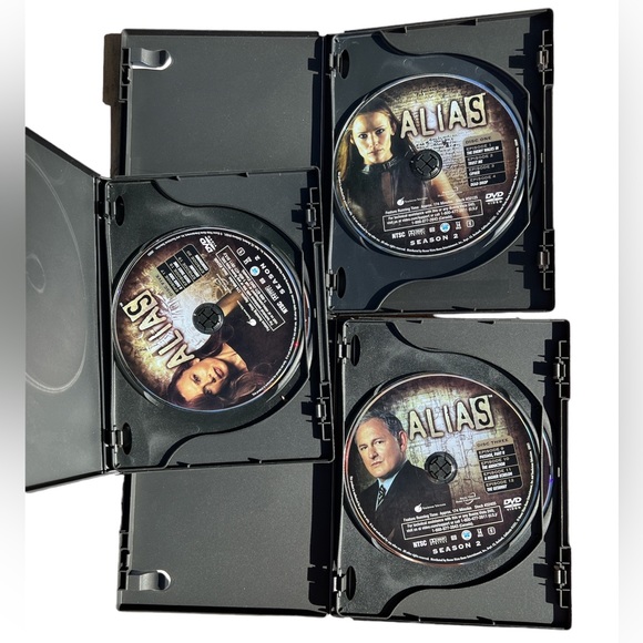 ALIAS  The complete Second Season The complete First season is listed separately - Picture 5 of 11